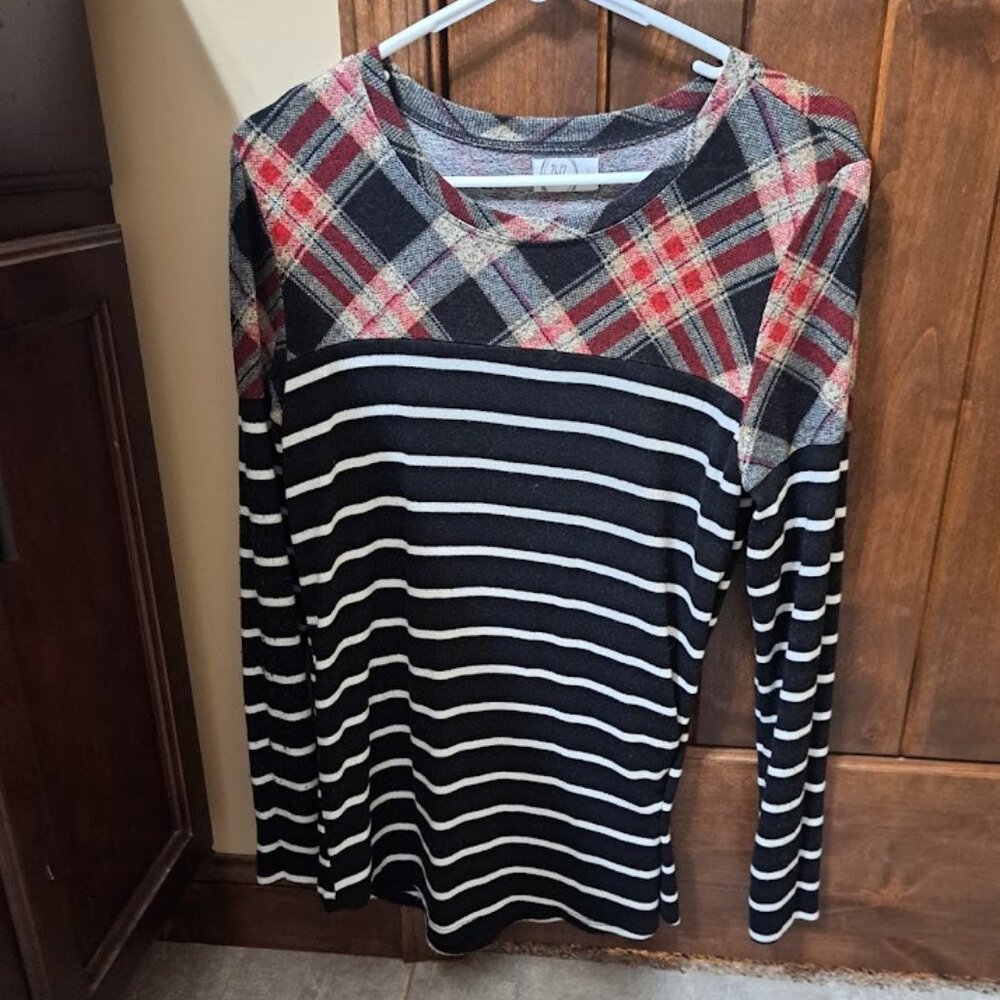 Patterned long sleeve
